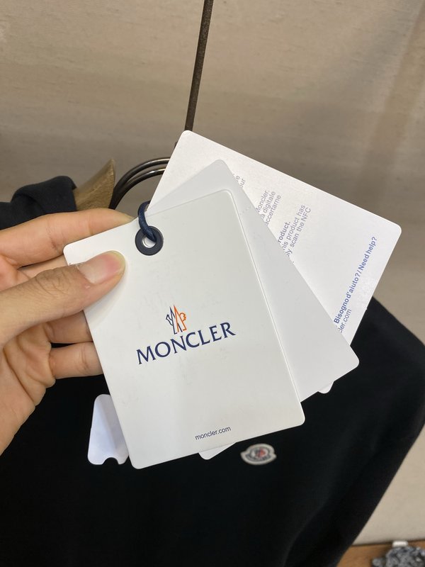 몽클레어 솔리드 로고 패치 후드 스웨트셔츠 001-277310