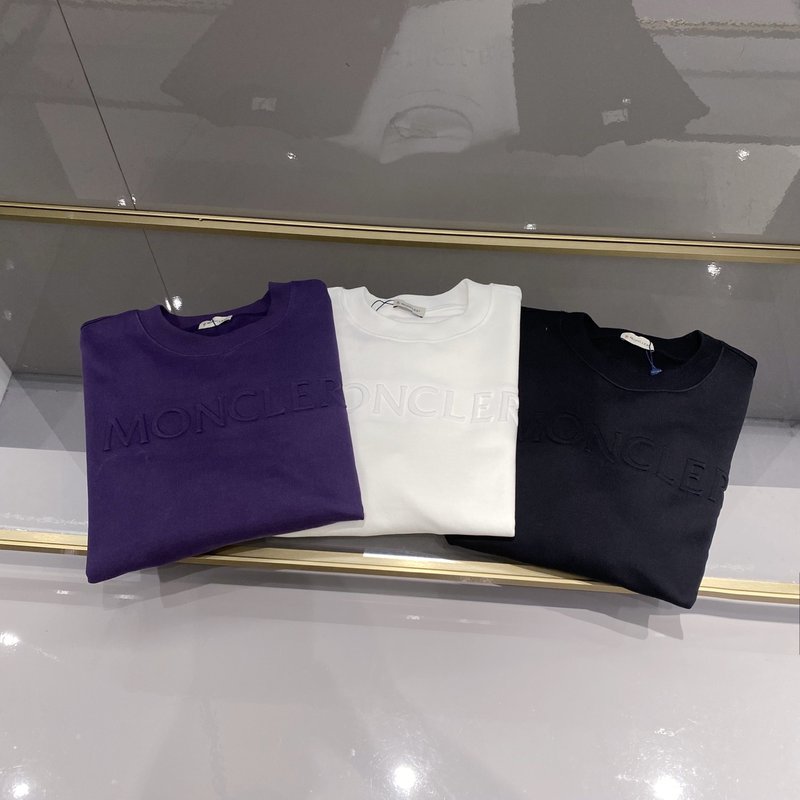 먼클레어 코튼 라운드넥 스웨트셔츠 001-277333