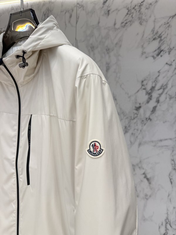 Moncler 남성 구조적 커트 아웃터 001-277358