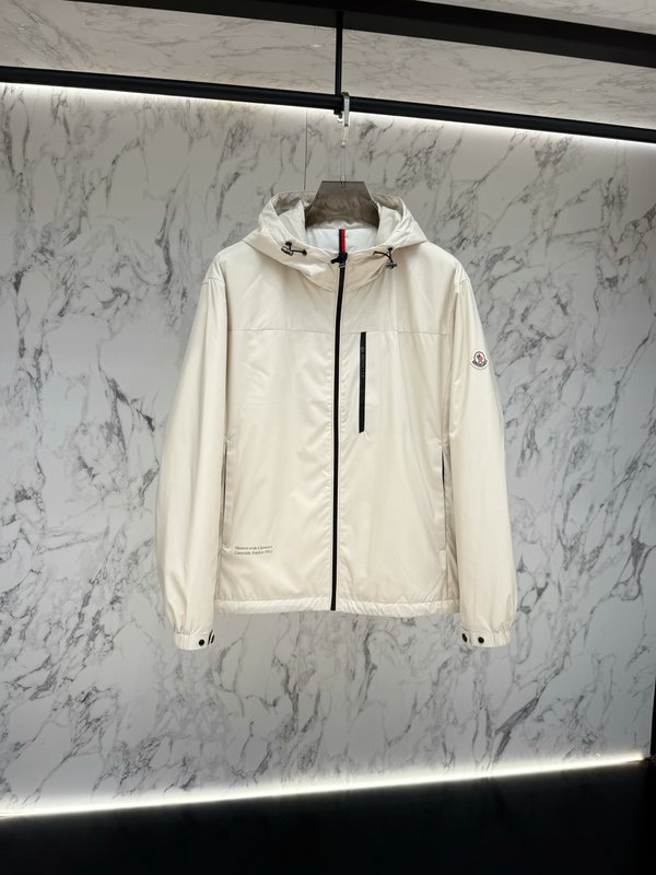 Moncler 남성 구조적 커트 아웃터 001-277358