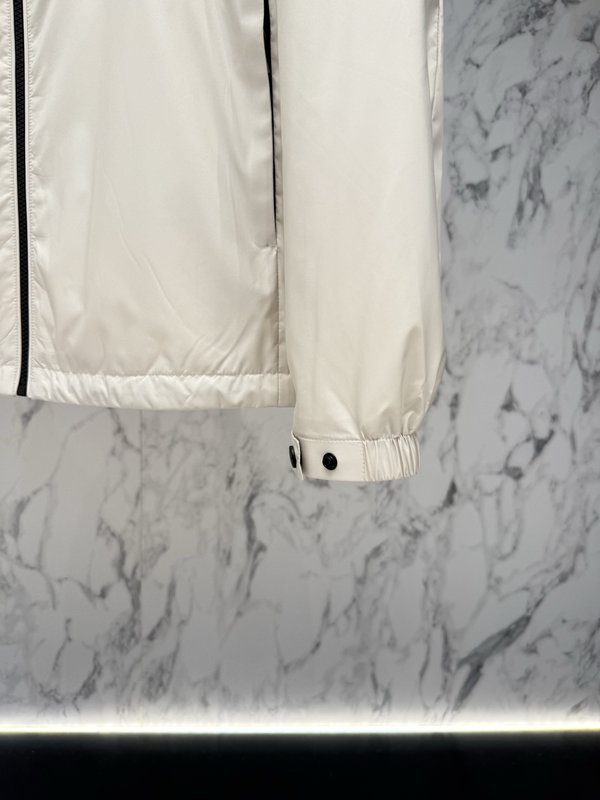 Moncler 남성 구조적 커트 아웃터 001-277358