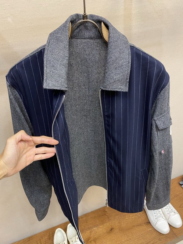 Moncler 울 스트라이프 지퍼 재킷 001-277363
