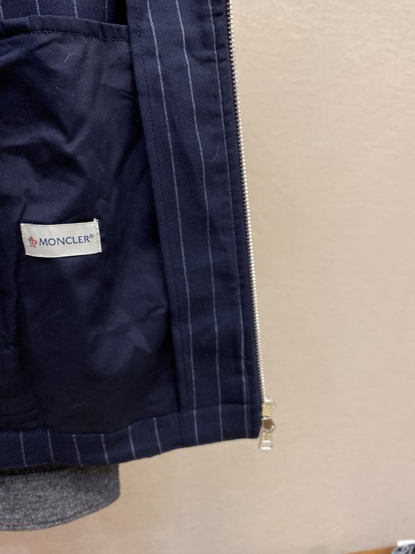 Moncler 울 스트라이프 지퍼 재킷 001-277363