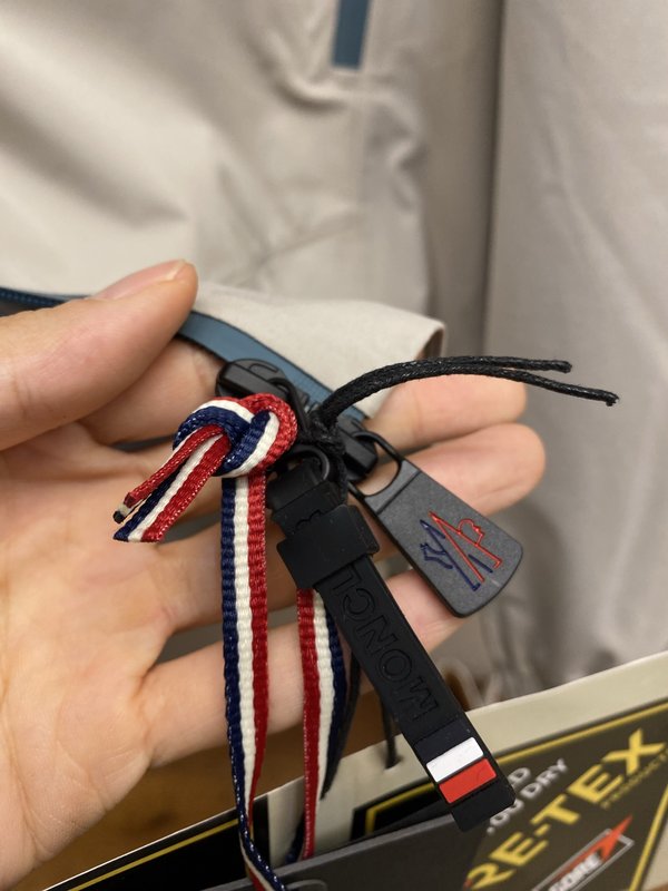Moncler 남성 후드 재킷 001-277369