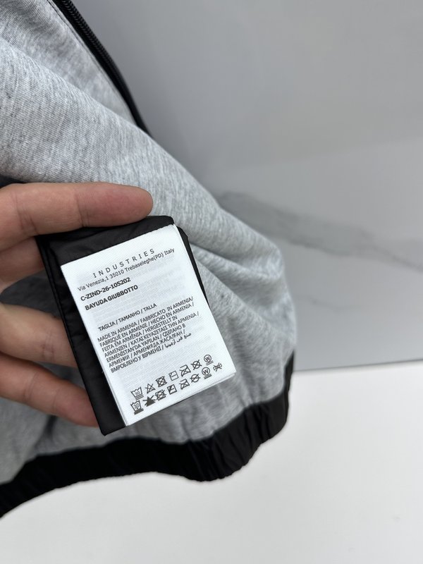Monc1er 몽클레어 후드 누빔 자켓 2026FW 001-277487