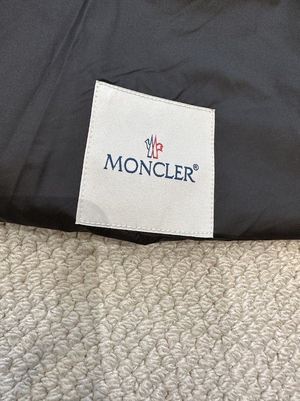 몽클레르 스탠드칼라 지퍼 블랙 자켓 001-277491