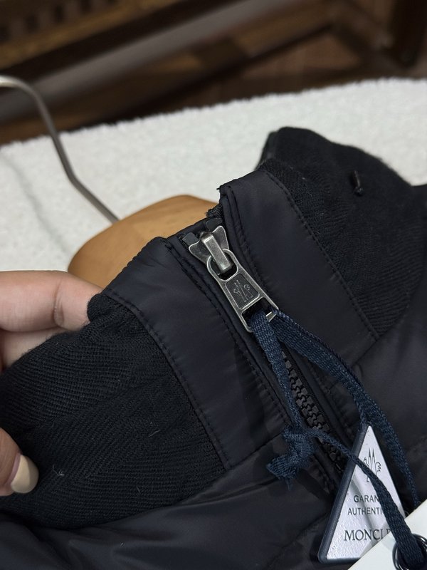 몽클레어 2025 스탠드칼라 지퍼 패딩 자켓 001-277577