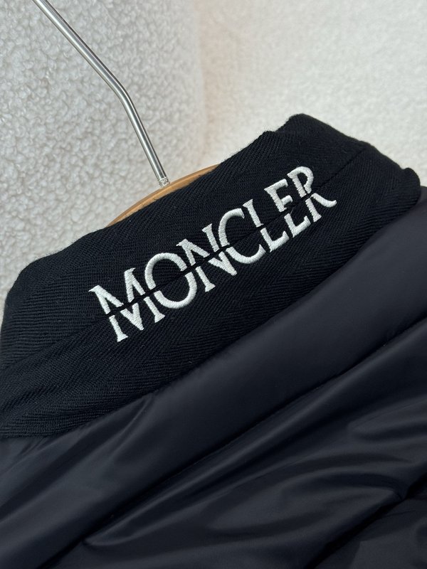 몽클레어 2025 스탠드칼라 지퍼 패딩 자켓 001-277577