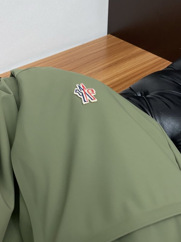 몽클레어 패딩 90% 화이트덕 다운 보온 외투 001-277580