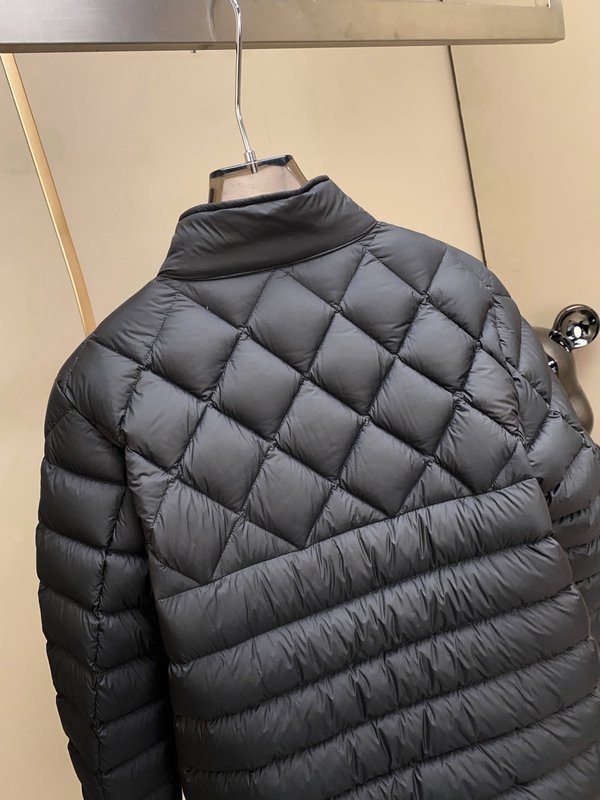 몽클레어 블랙라벨 남성 다운 점퍼 001-277586