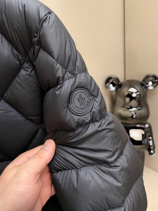 몽클레어 블랙라벨 남성 다운 점퍼 001-277586