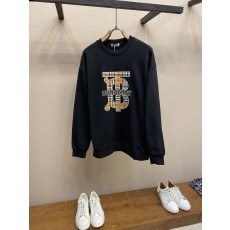 버버리 클래식 TB 로고 자수 크루넥 스웨트셔츠 001-277780