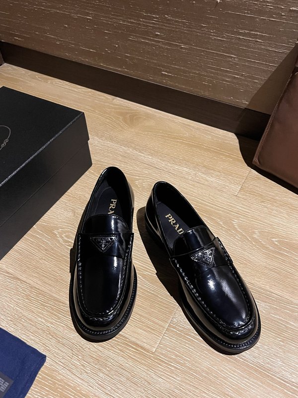Prada 프라다 남성 캐주얼 가죽 신발 001-277820
