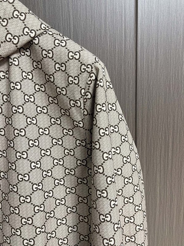 Gucci 양면 코튼 자수 로고 자켓 001-277994