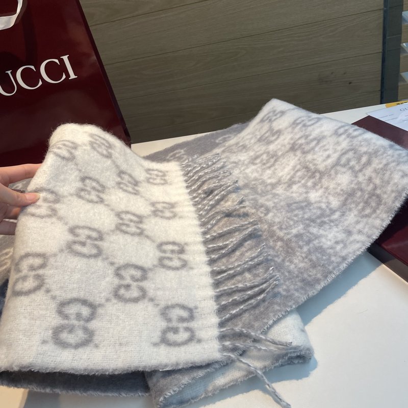 GUCCI 그라데이션 스카프 001-278031
