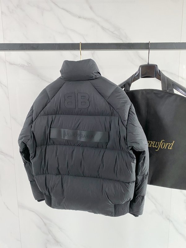 발렌시아가 메카닉 다운 재킷 2026 신상 001-278118