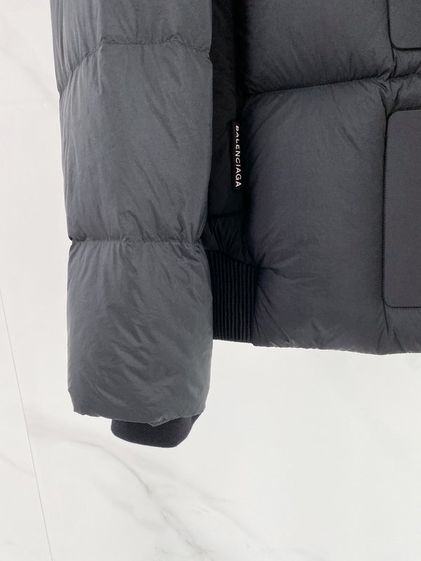 발렌시아가 메카닉 다운 재킷 2026 신상 001-278118