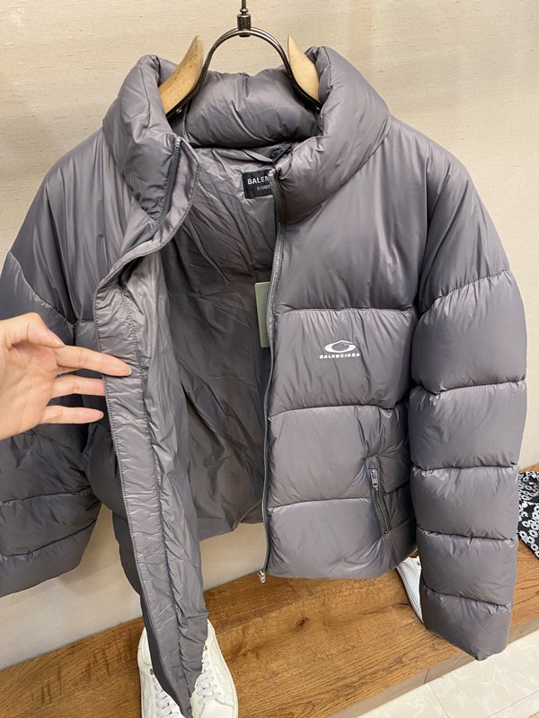 발렌시아가 로고 패딩 001-278122