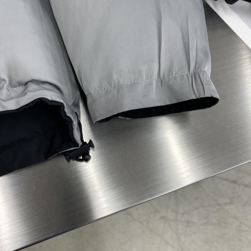 발렌시아가 코쿤 킥 퍼퍼 패딩 점퍼 양면 3M 001-278127
