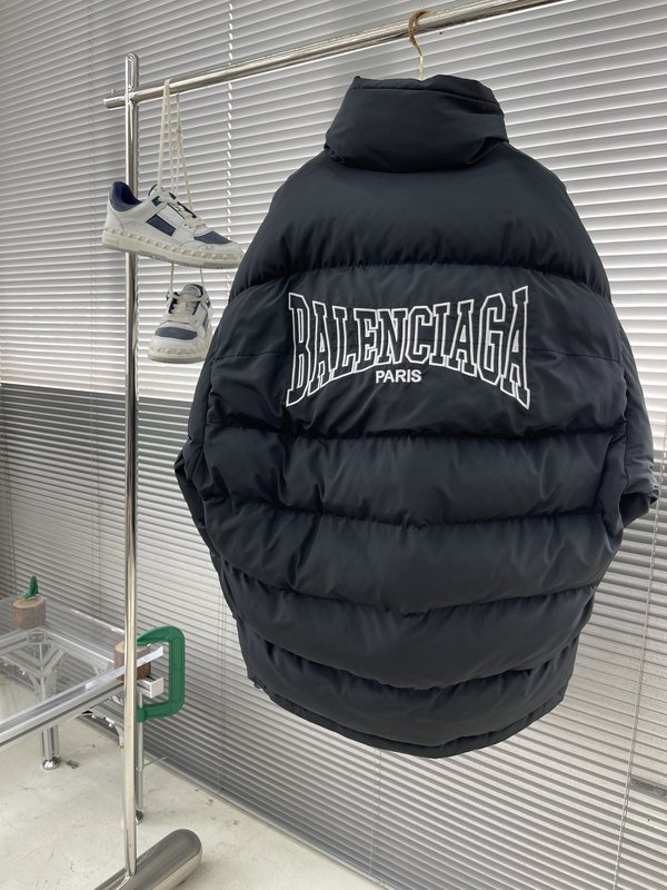 발렌시아가 코쿤 킥 퍼퍼 패딩 점퍼 양면 3M 001-278127