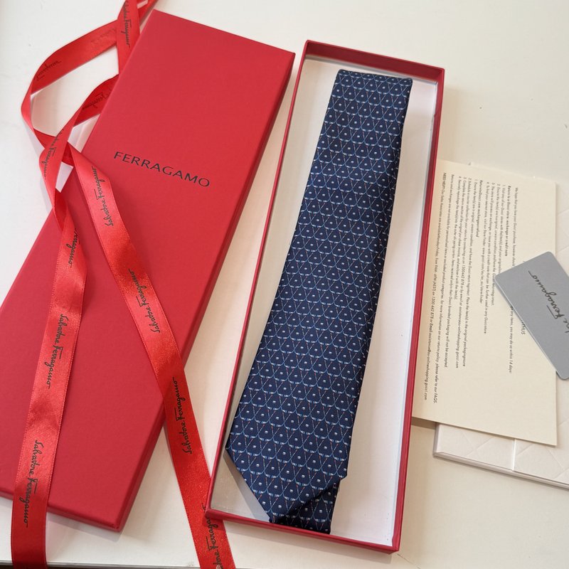Salvatore Ferragamo 남성용 신상 실크 001-278343