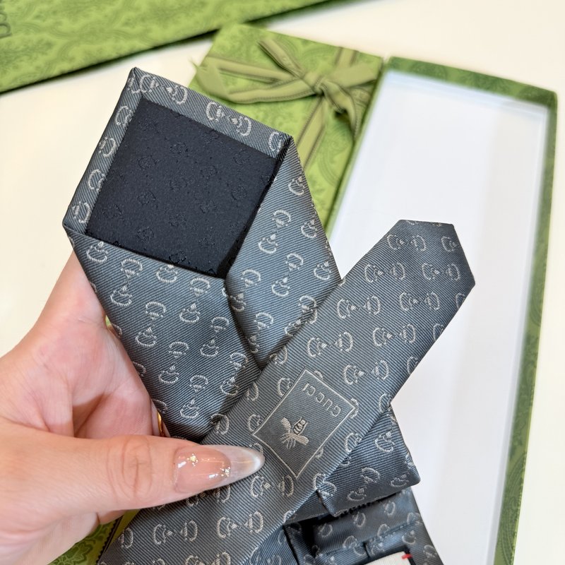 GUCCI 마편클로 실크 넥타이 001-278473