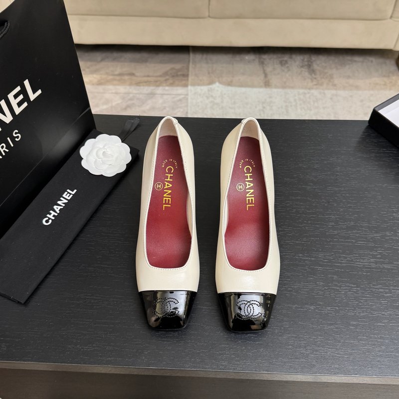 샤넬 더블 C 자수 스퀘어 토 컬러블록 하이힐 001-278516