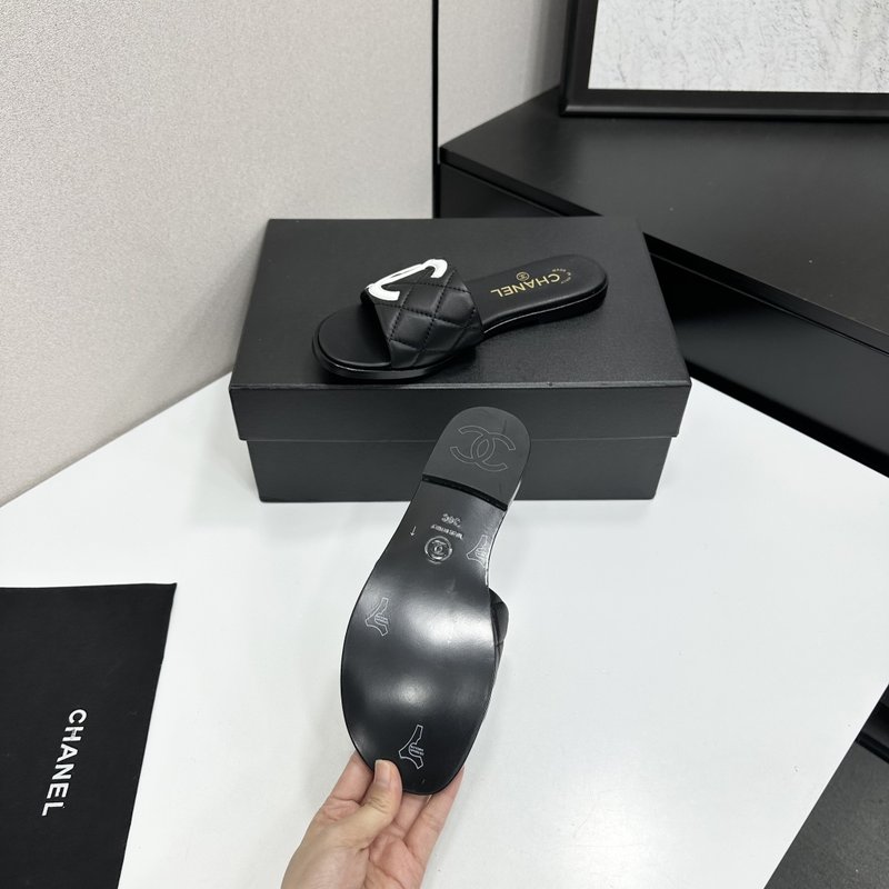 샤넬 다이아몬드 퀼팅 더블 C 플랫 슬리퍼 001-278665