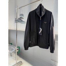 프라다 Re-Nylon 스탠드칼라 솔리드 양면 재킷 001-278709