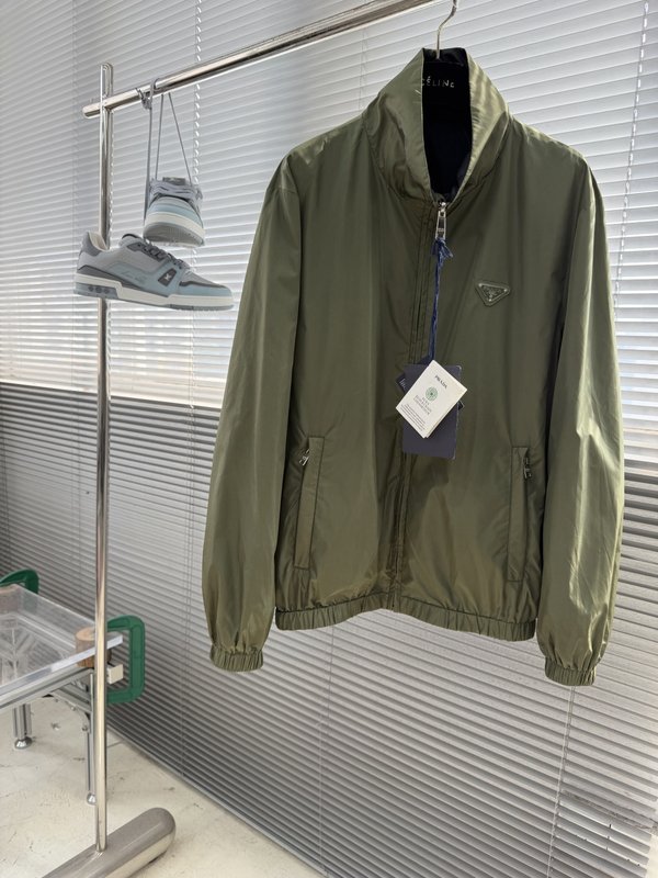 Prada Re-Nylon 스탠드칼라 양면 재킷 남성 001-278710