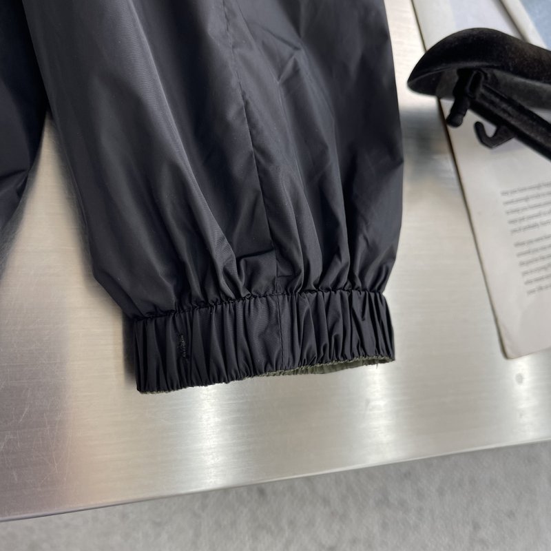 Prada Re-Nylon 스탠드칼라 양면 재킷 남성 001-278710