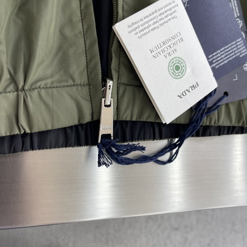 Prada Re-Nylon 스탠드칼라 양면 재킷 001-278712