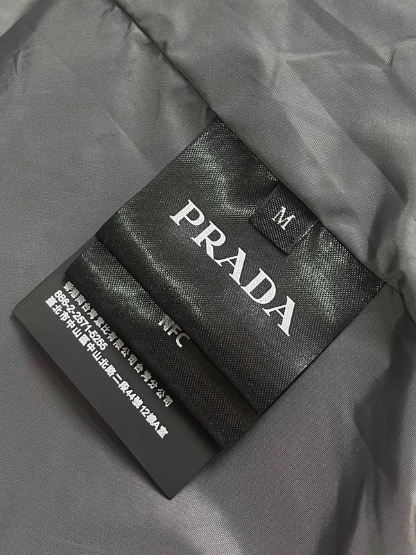 프라다 지퍼 트림 스탠드칼라 재킷 001-278769