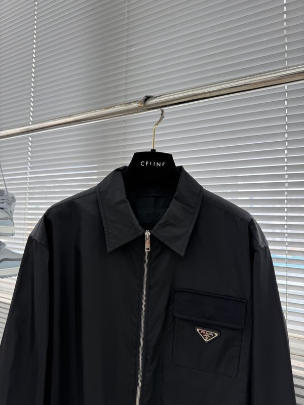 프라다 리나일론 로고 패치 지퍼 재킷 001-278774