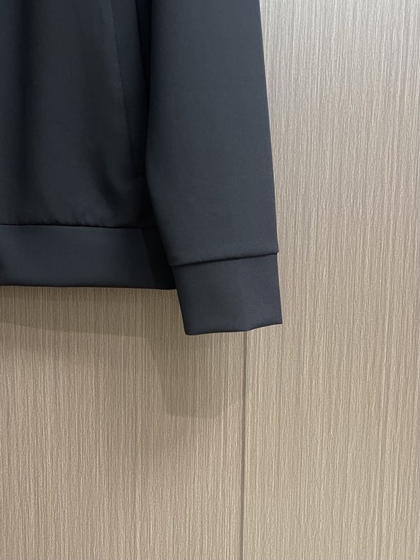PRAD 에나멜 삼각 로고 패치 스탠드 칼라 자켓 001-278777