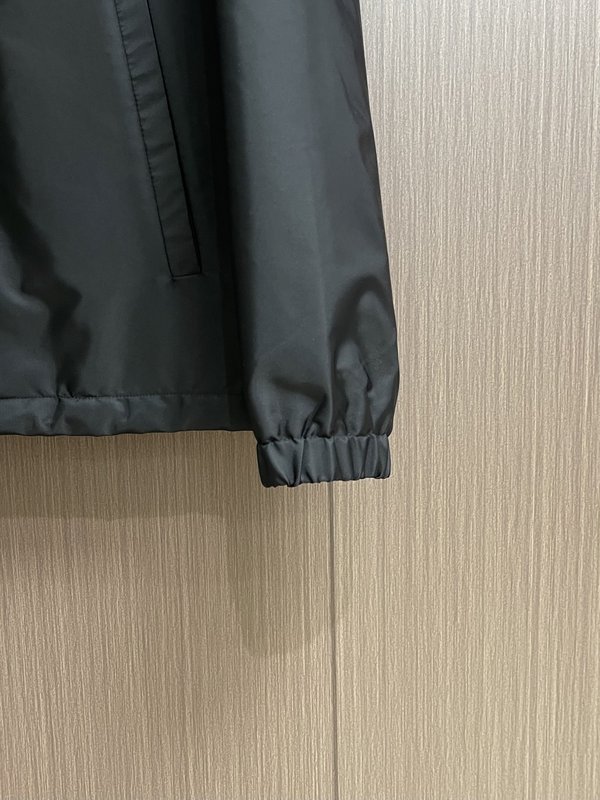 프라다 턴다운 칼라 나일론 재킷 001-278778