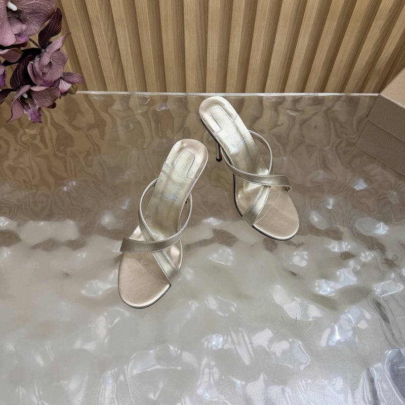Christian Louboutin 빨간 밑창 하이힐 001-278824