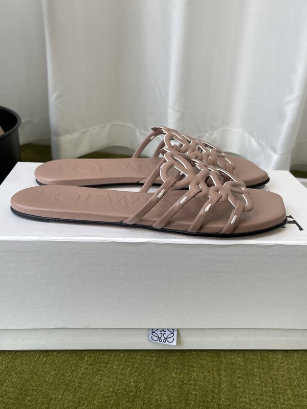 LOEWE 플랫 가죽 슬리퍼 001-278842