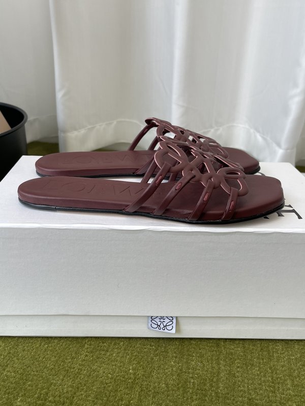 LOEWE 플랫 가죽 슬리퍼 001-278843