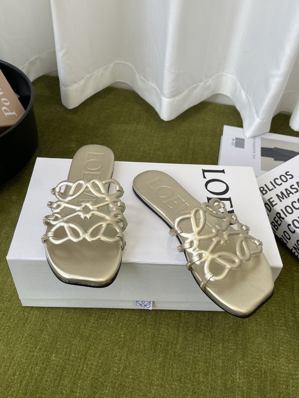 LOEWE 플랫 가죽 슬리퍼 001-278844