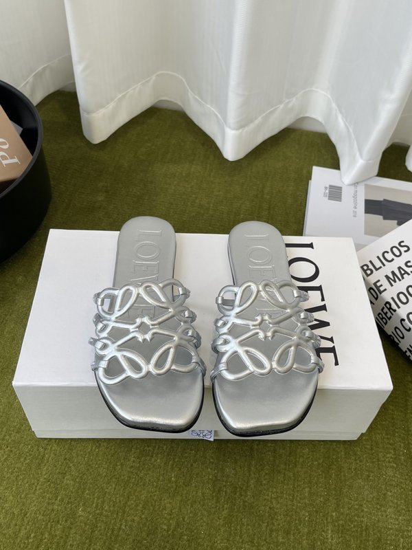 LOEWE 로에베 플랫 가죽 슬리퍼 001-278845