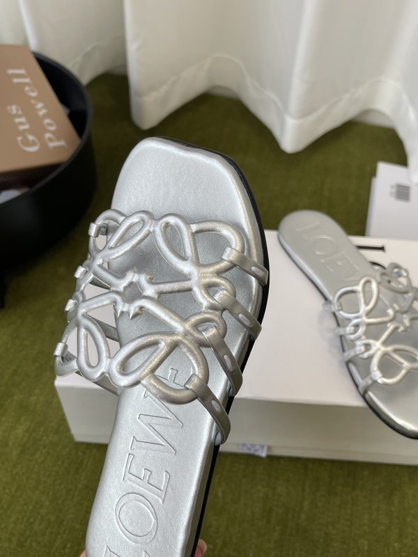 LOEWE 로에베 플랫 가죽 슬리퍼 001-278845
