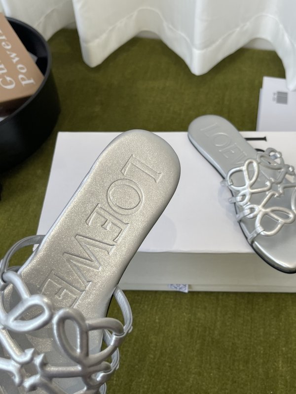 LOEWE 로에베 플랫 가죽 슬리퍼 001-278845