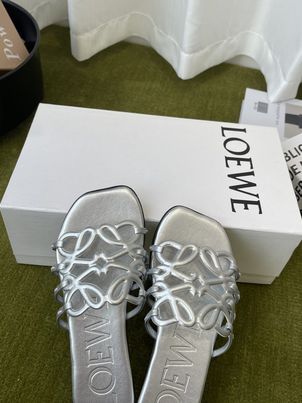 LOEWE 로에베 플랫 가죽 슬리퍼 001-278845