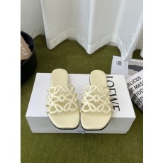 LOEWE 플랫 가죽 슬리퍼 001-278846