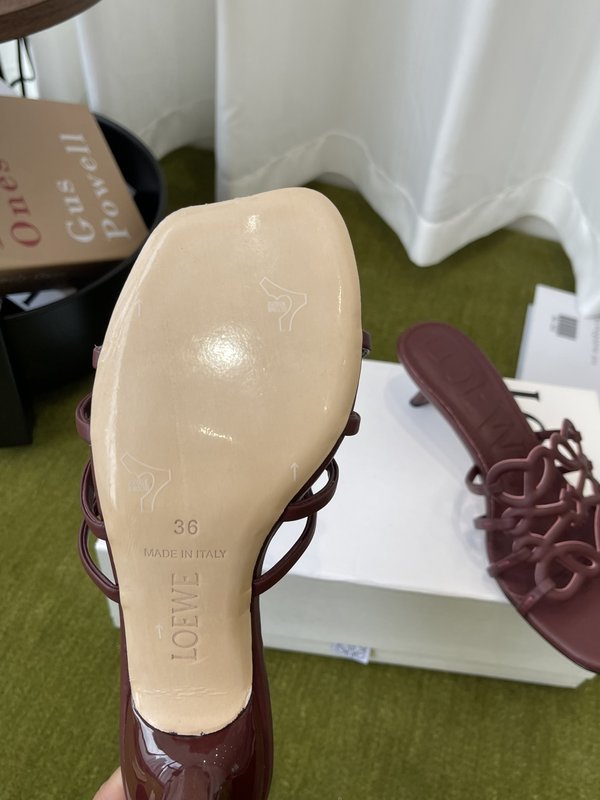 LOEWE 봄여름 신상 가죽 슬리퍼 001-278847