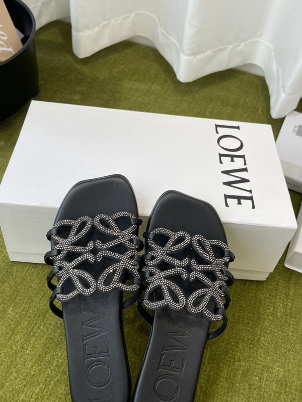 LOEWE 플랫 크리스탈 슬리퍼 001-278855