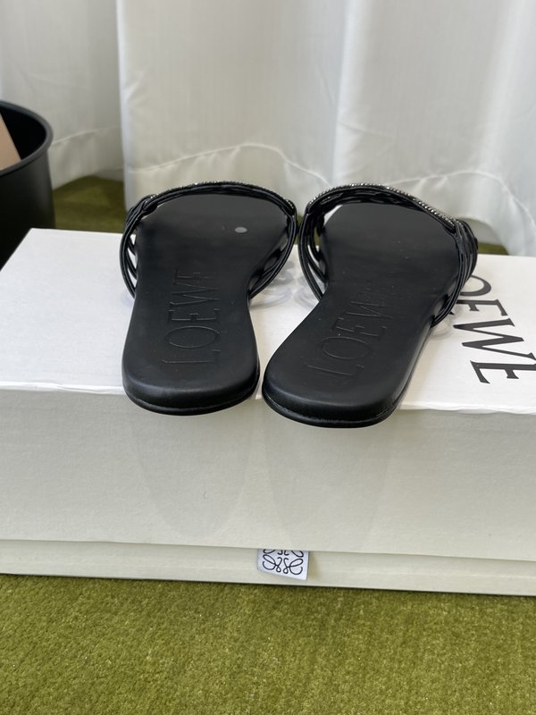 LOEWE 플랫 크리스탈 슬리퍼 001-278855