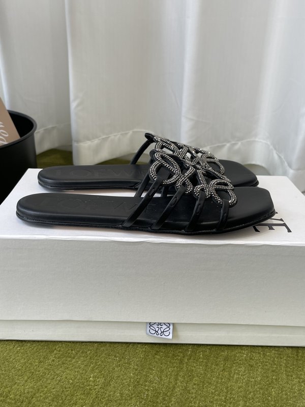 LOEWE 플랫 크리스탈 슬리퍼 001-278855