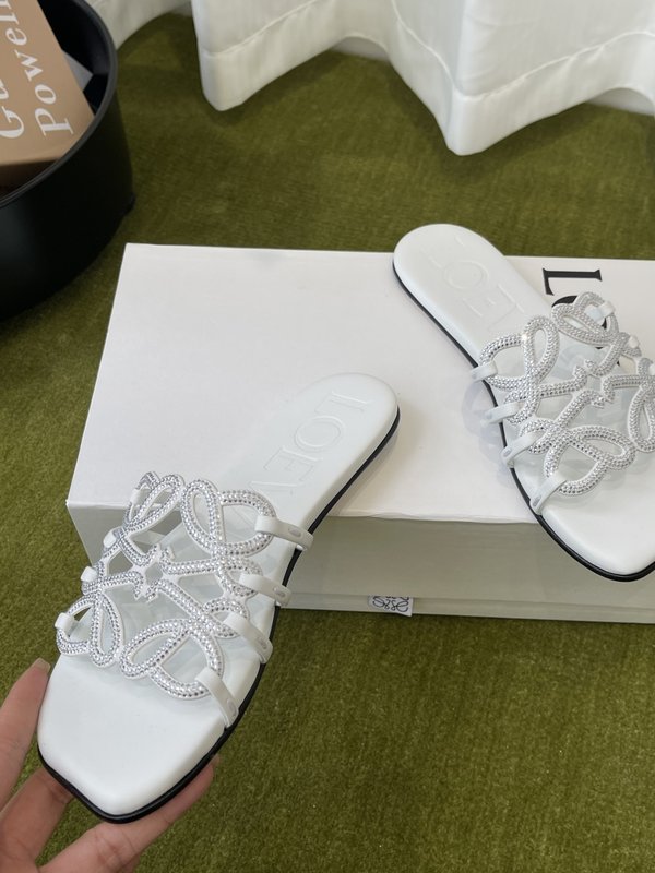 LOEWE 로에베 플랫 다이아몬드 슬리퍼 001-278856